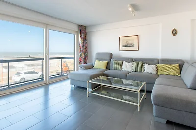 Schöne Wohnung mit Terrasse und Meerblick