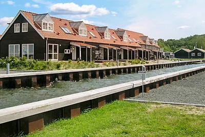 Balneario junto al canal