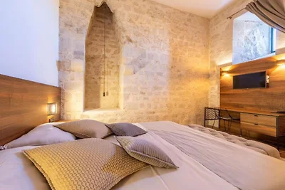 Historic Han Hideaway Deluxe Suite 1