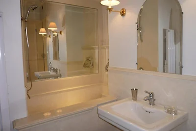 GAZ5213 / Unvergleichlicher 4-Zimmer-Hafen