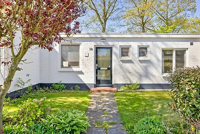 Angenehmes Ferienhaus mit Garten