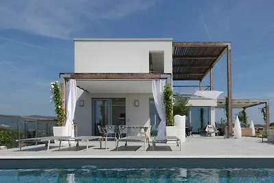 Villa in Civezza mit Balkon und Wifi