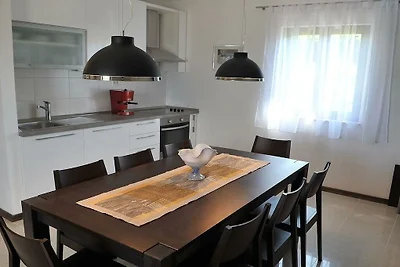 Villa en Povlja con piscina