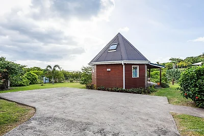 Geräumige Villa in Guadeloupe mit Außenpool