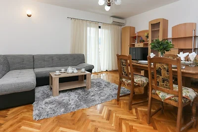 Sunny Elegant Apartments in Trogir - Classic ...