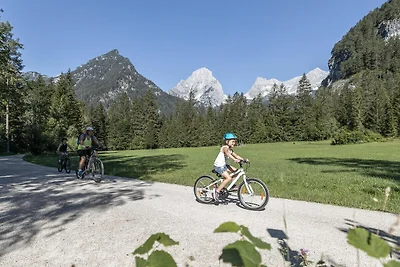 Moderne studio met woon- en slaapgedeelte.