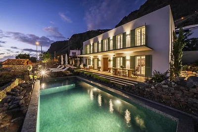 Villa in Paul do Mar mit Meerblick