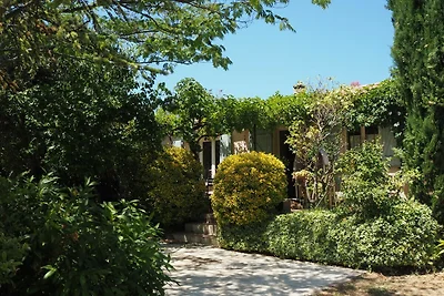 Charmantes Ferienhaus mit Garten und Privatpo...