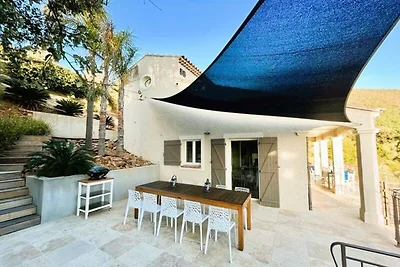 Villa in Valcros mit Infinity-Pool und...