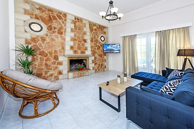 Villa in Platanes mit Pool am Strand