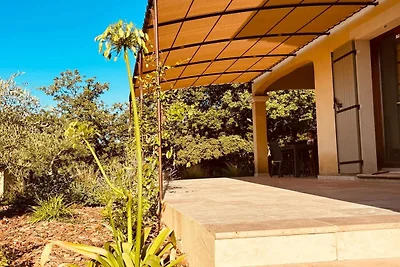 Villa panoramica con piscina