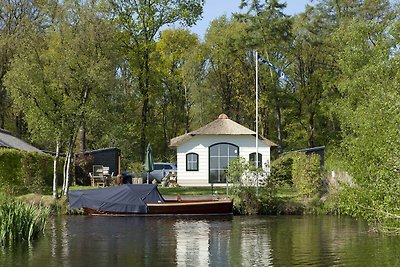 Knus boerderijchalet aan het water