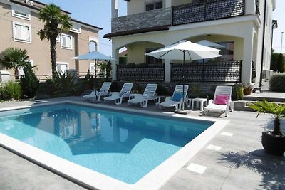 Villa Luka Apartment Red mit Pool