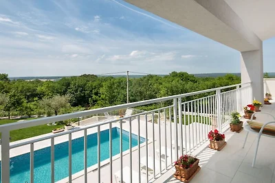 Villa in Stanisovi mit Schwimmbecken