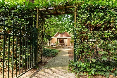 Gemütliches Chalet mit Sauna in Lanaken