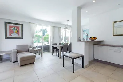Villa in Juan les Pins in Strandnהhe