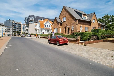 Villa in Koksijde f�r neun Personen