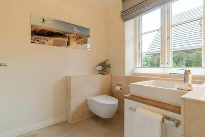 Ferienhaus in Midlum mit Sauna und Wifi