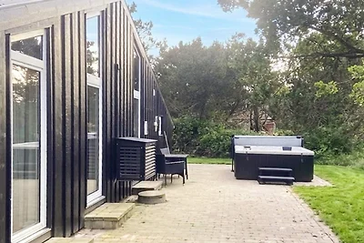 12 person holiday home in Fanø-By Traum