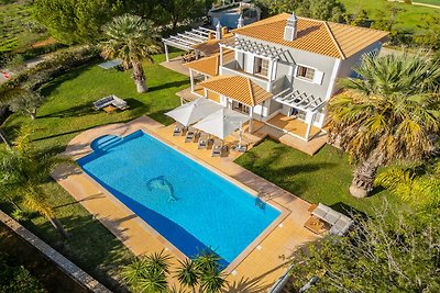 Villa in Pera vlakbij het strand