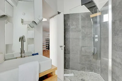 Geräumige Wohnung 2BR/4P – République