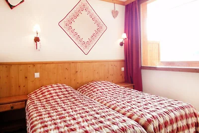 HELLE UND WARME WOHNUNG, MERIBEL LABEL