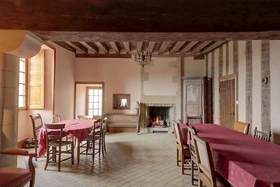 Ferienhaus mit großem Garten in Moussy