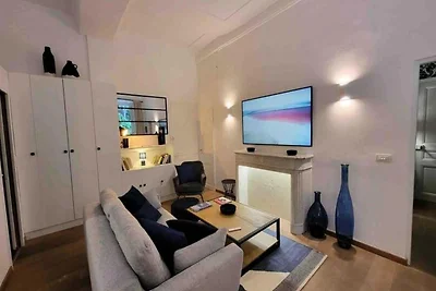 Außergewöhnliche Lage am Hafen von Nizza