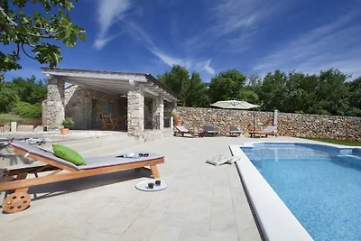 Villa in Koromačno mit Schwimmbecken