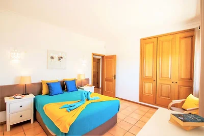 Villa mit 3 Zimmern und Garten