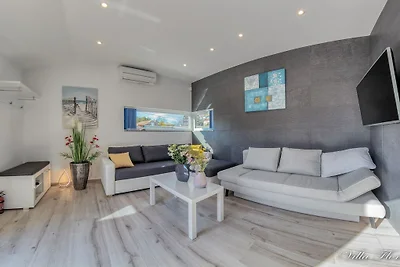 Villa in Marcana mit Schwimmbecken