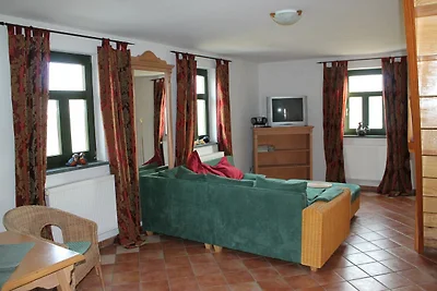 Schönes Ferienhaus in Dargun mit Pool