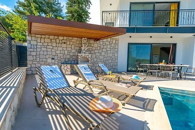 Villa in Kas mit Schwimmbecken