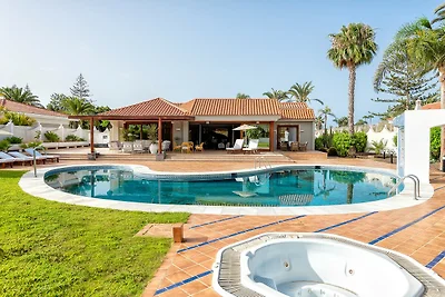 Villa mit beheiztem Pool auf Gran Canaria