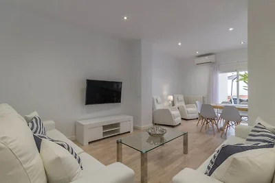 Geschmackvoll eingerichtete Villa auf...