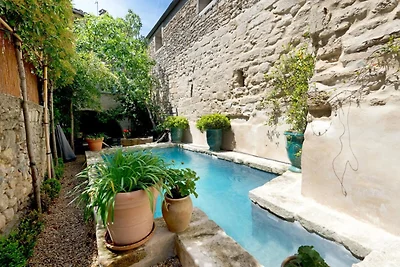 Verwarmd zwembad appartement in Uzès
