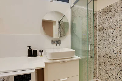 Authentische Wohnung - 3SZ/8P - Clignancourt