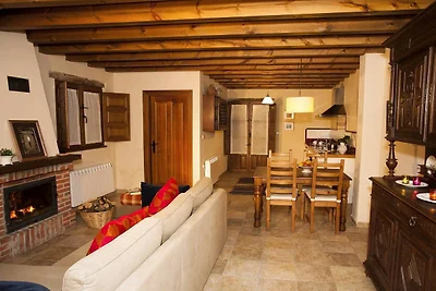 Landelijke vakantiewoning in Nava met zwembad