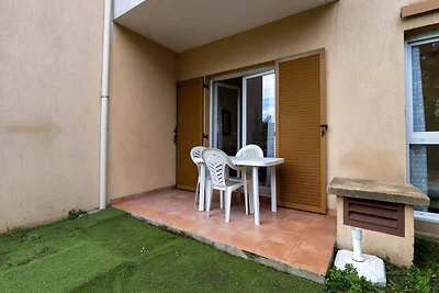 Gartenhaus mit Terrasse und Pool
