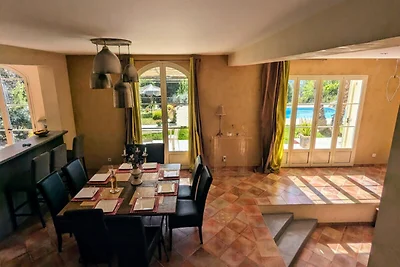 Villa bei Nizza mit Pool und Garten