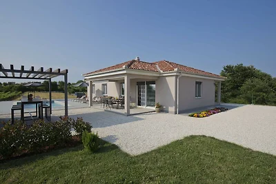 Villa in Kanfanar mit Swimmingpool