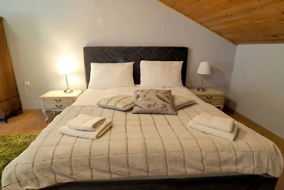 Apartments & Rooms Latin - Two Bedroom Apartm...