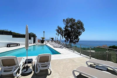 Wohnung in Málaga mit Meerblick & Pool