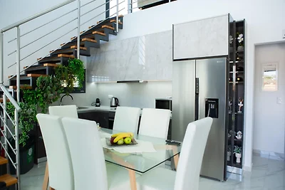 Private Villa mit Pool und Terrasse