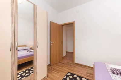 Appartement in Rogoznica, aan het strand