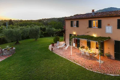 Villa in Toscana con piscina a sfioro