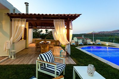 Gehobene Villa mit privatem Pool