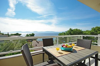 Wohnung in Podaca mit Schwimmbecken