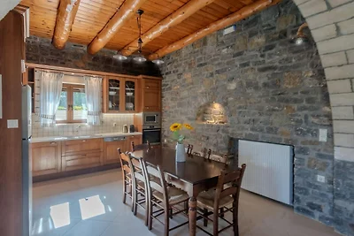 Charmante Familienvilla mit Pool in Koxare