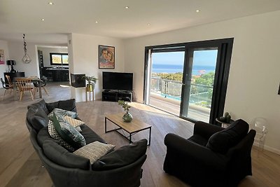 Schöne Villa mit Pool und Meerblick in...